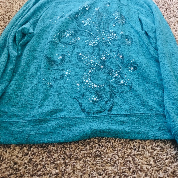 Shirts - Picture 7 of 7